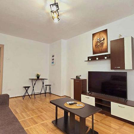 Apartament Confort Hd Hunedoara Esterno foto